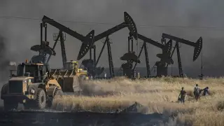 تداعيات الانسحاب المفاجئ لناقلة نفط إيرانية من وجهتها إلى سوريا: قراءة في أزمة الطاقة السورية