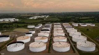 كيف أثرت بيانات مخزونات الخام الأميركية على أسواق النفط العالمية؟